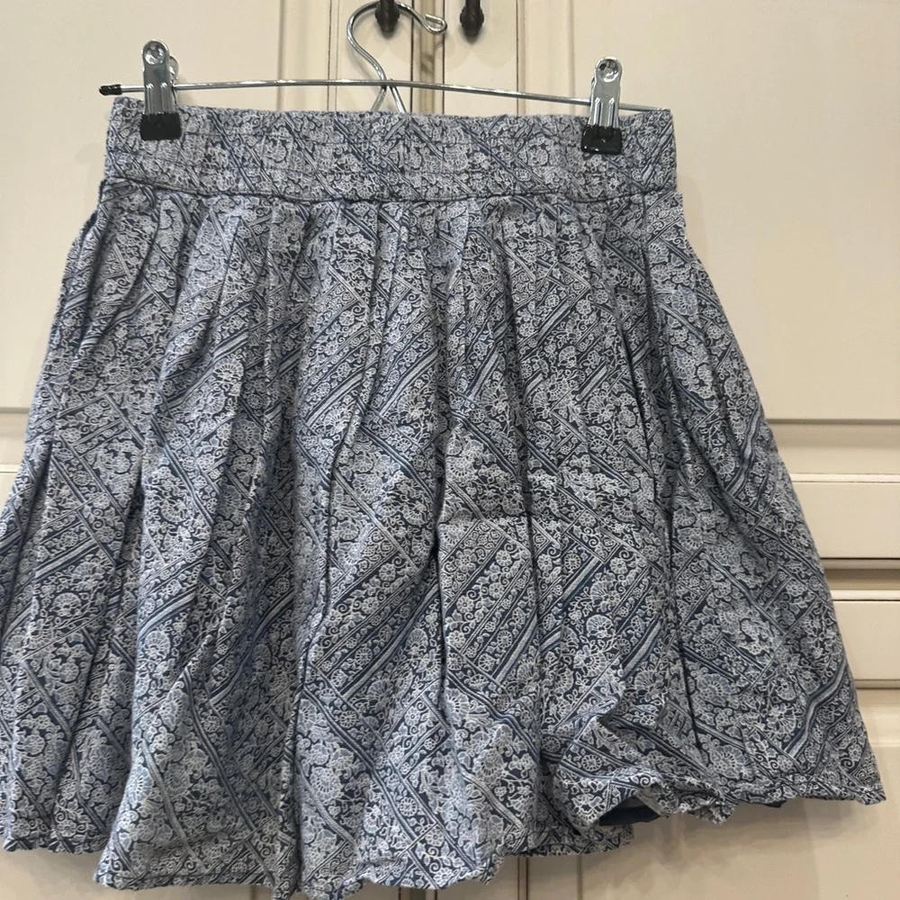 American Eagle Outfitters Blue and White Skirt